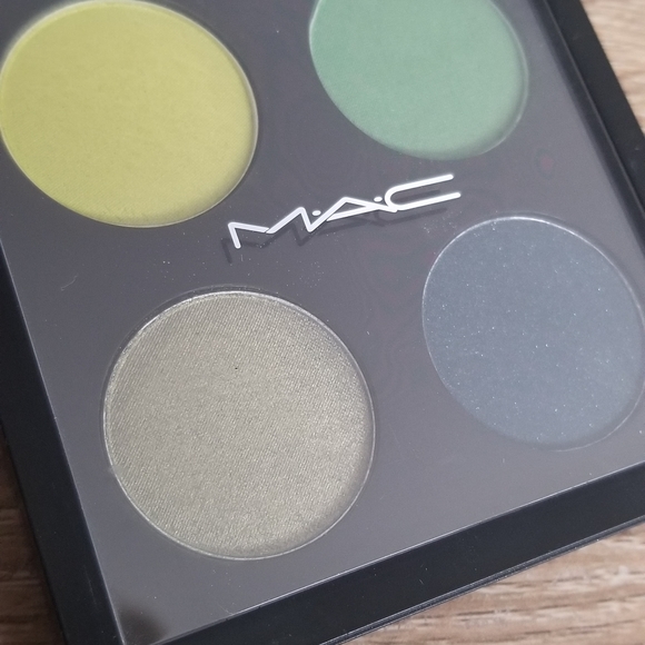 🖤 MAC Simpsons Eyeshadow Palette - Picture 4 of 6